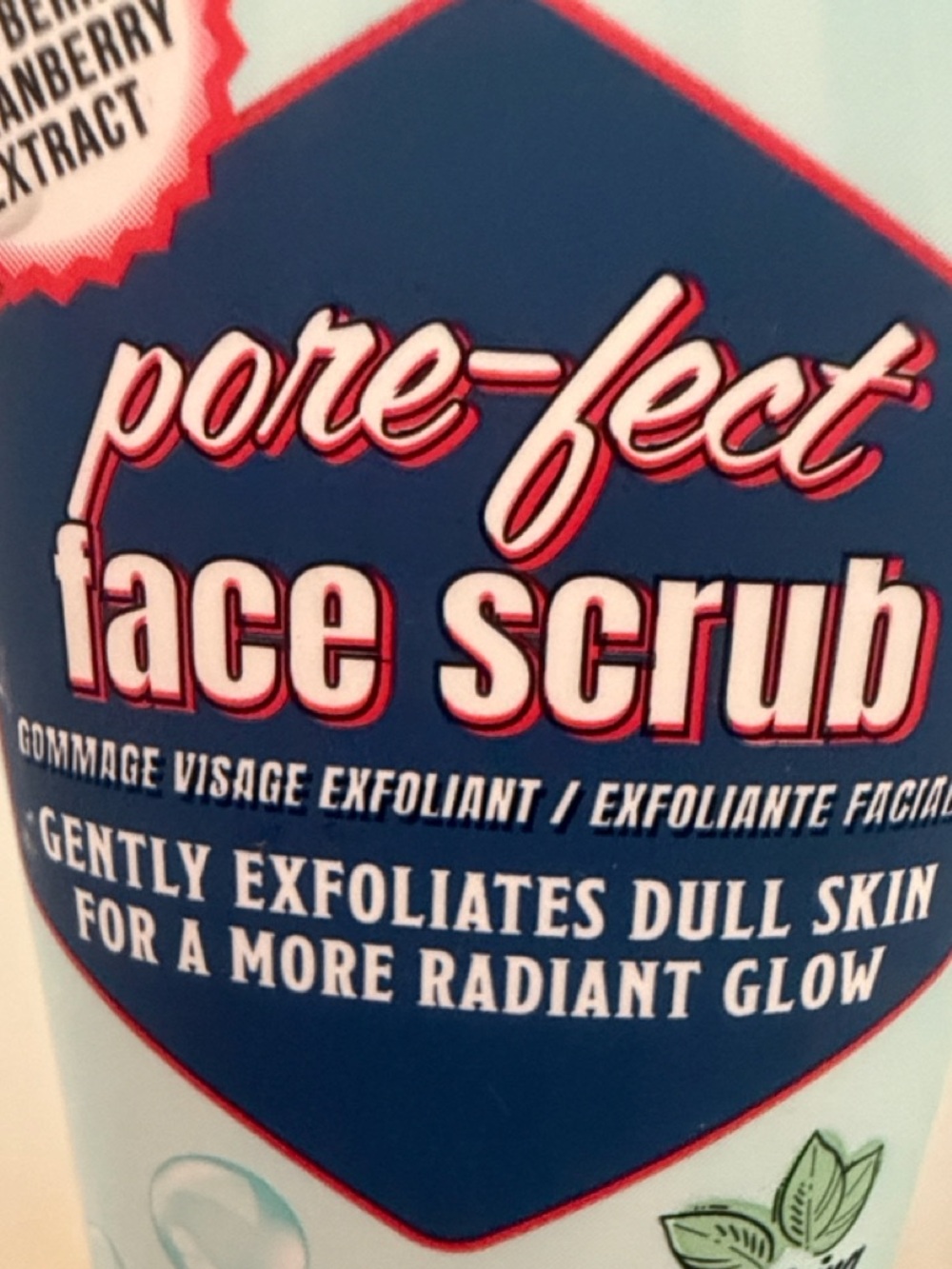 Dirty Works Pore-fect Face Scrub Raspberry Cranberry Extract & Reviving Menthol - Picture 6 of 9